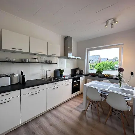 Haus Libelle, Ebenerdig, Wlan, Neu Renoviert, Hochwertig Ausgestattet