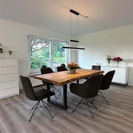 Haus Libelle, Ebenerdig, Wlan, Neu Renoviert, Hochwertig Ausgestattet Nyaraló Leck