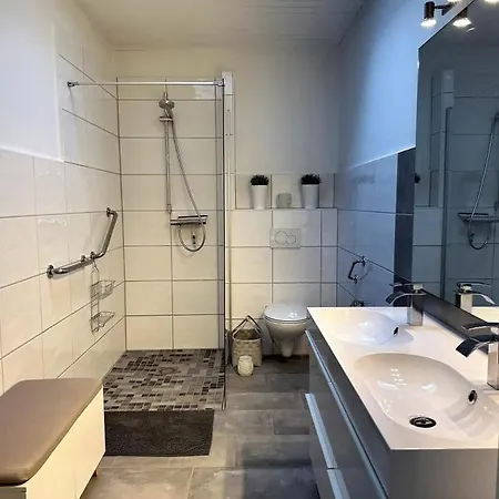 Haus Libelle, Ebenerdig, Wlan, Neu Renoviert, Hochwertig Ausgestattet